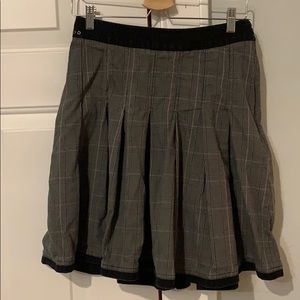 Black & Gray Plaid Pleated Skirt - Size 4